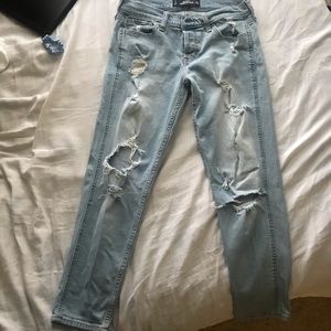 HOLLISTER BOYFRIEND JEANS